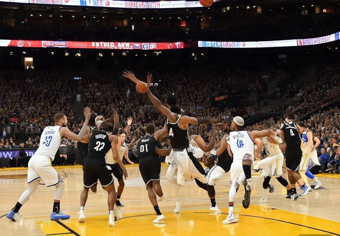 2020NBA巅峰对决：欧文库里火花四溅篮球盛宴